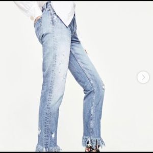 NWOT Zara Embroidered Frayed Boyfriend Jeans